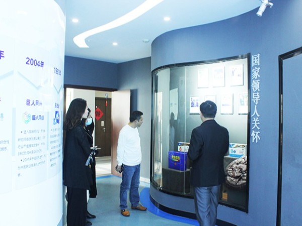 【动态九游会·J9】无锡海容文化传媒有限公司总经理张海荣一行莅临九游会·J9药业参观考察